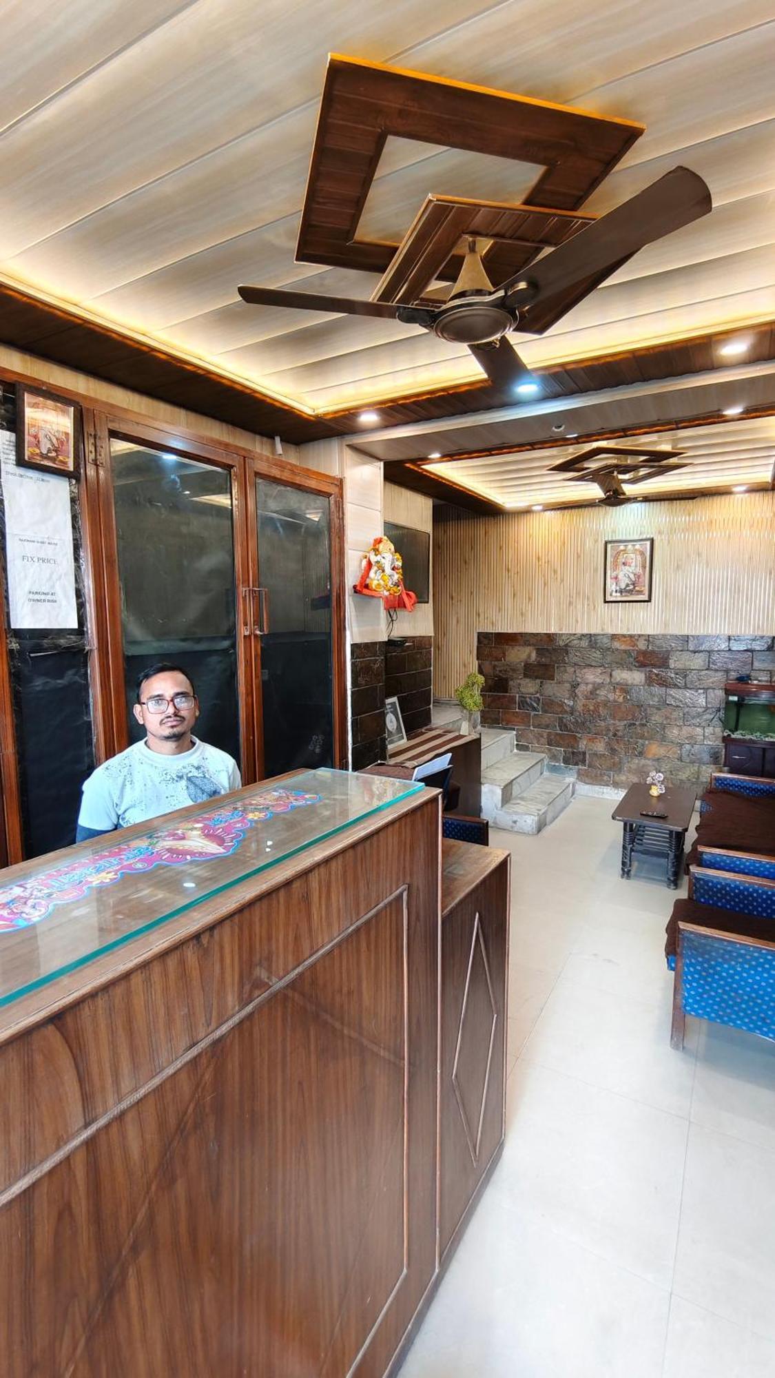 Rajdhani Guest House 法里达巴德 外观 照片