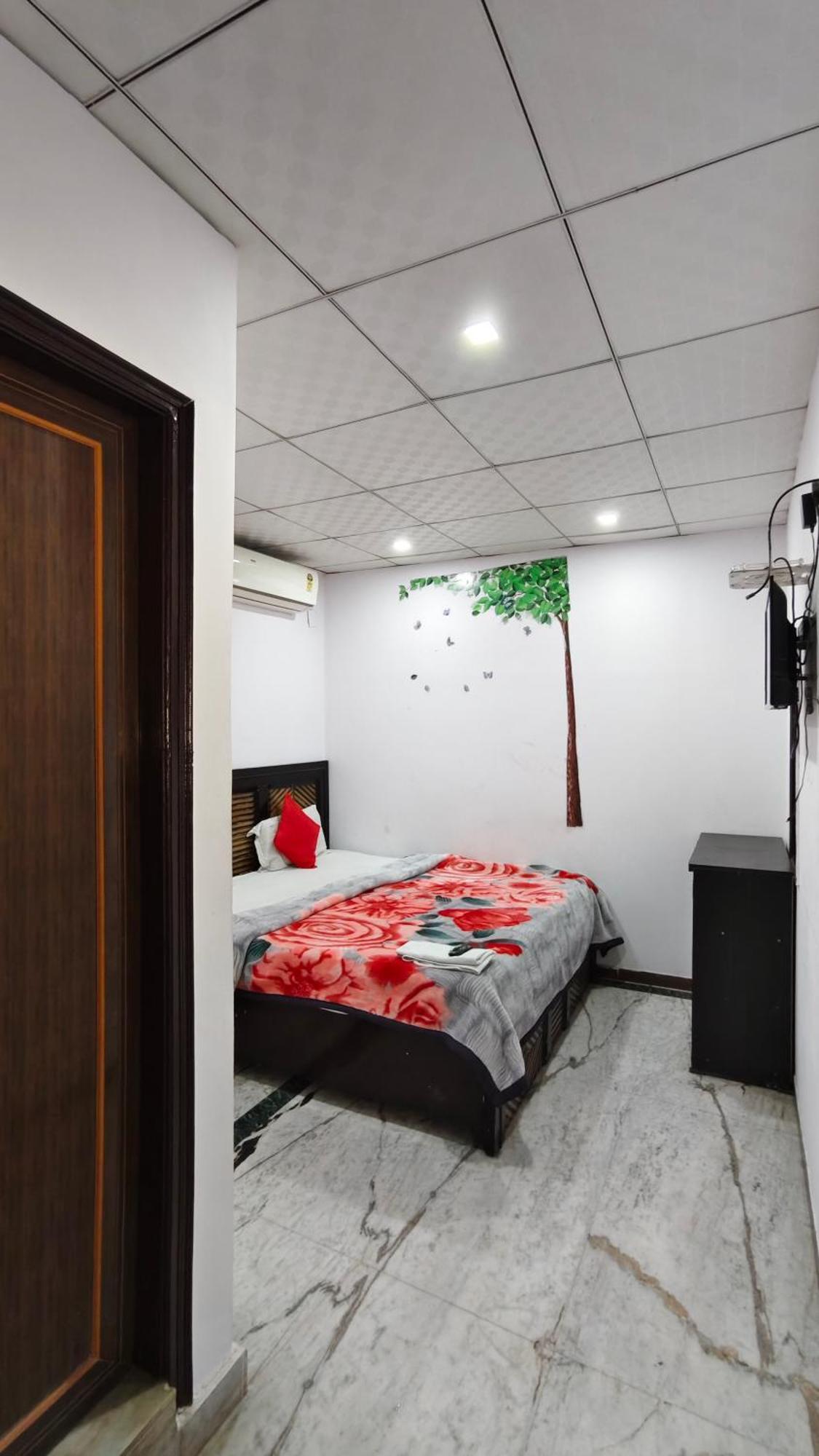Rajdhani Guest House 法里达巴德 外观 照片