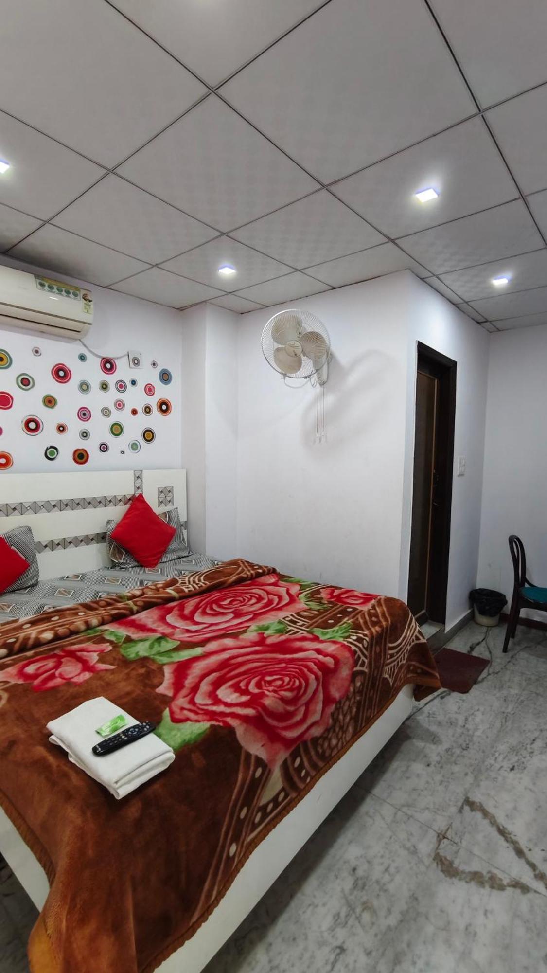 Rajdhani Guest House 法里达巴德 外观 照片