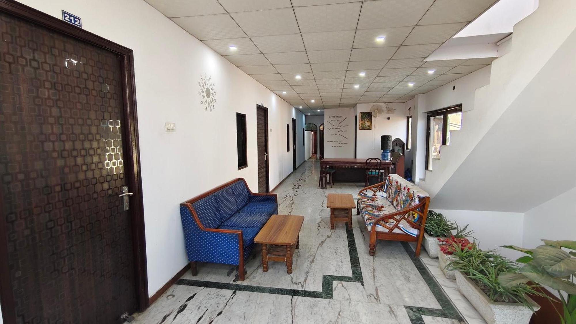 Rajdhani Guest House 法里达巴德 外观 照片